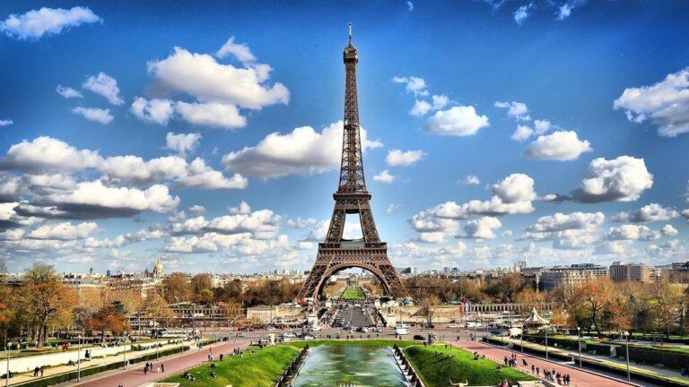 France Me Ghumne ki Jagah